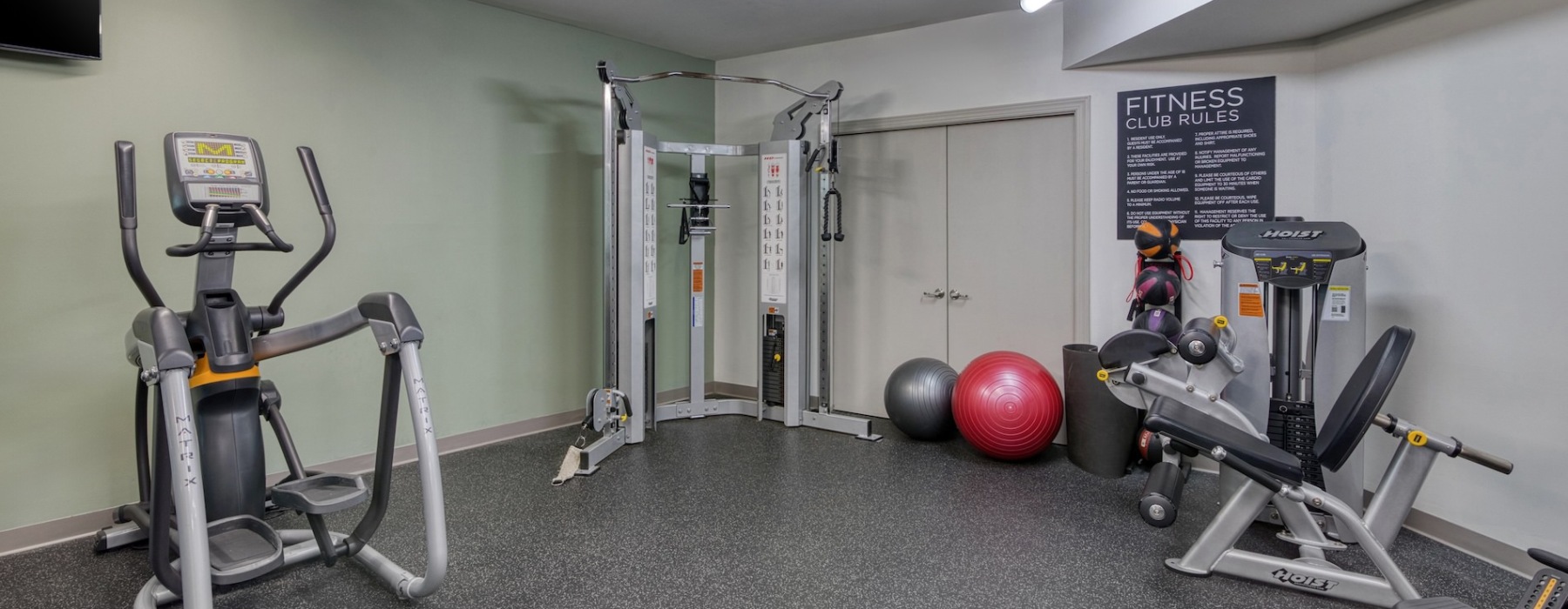 Open and well-lit fitness center